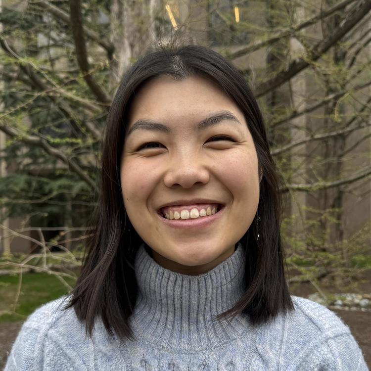 Emily Xia Headshot
