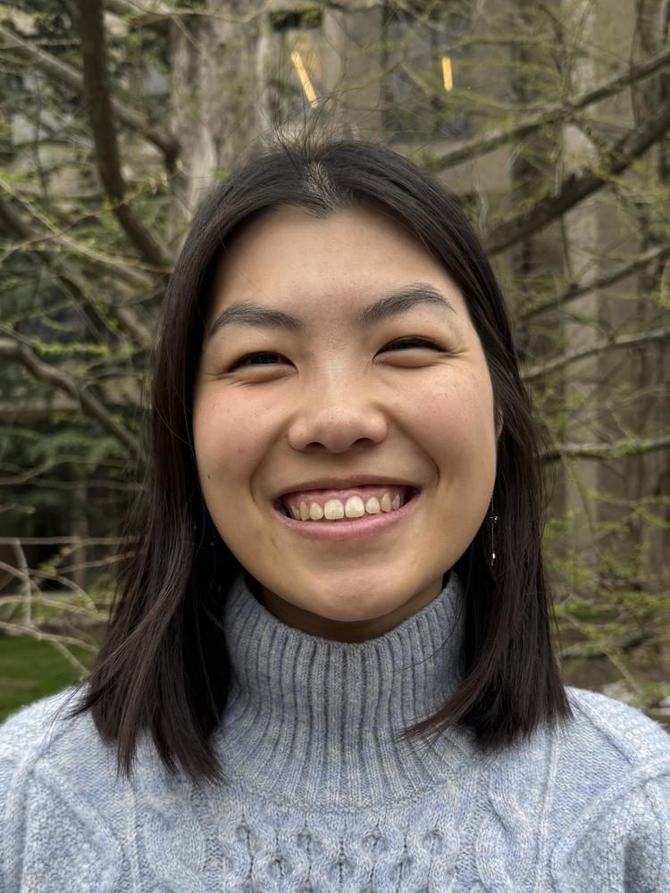 Emily Xia Headshot