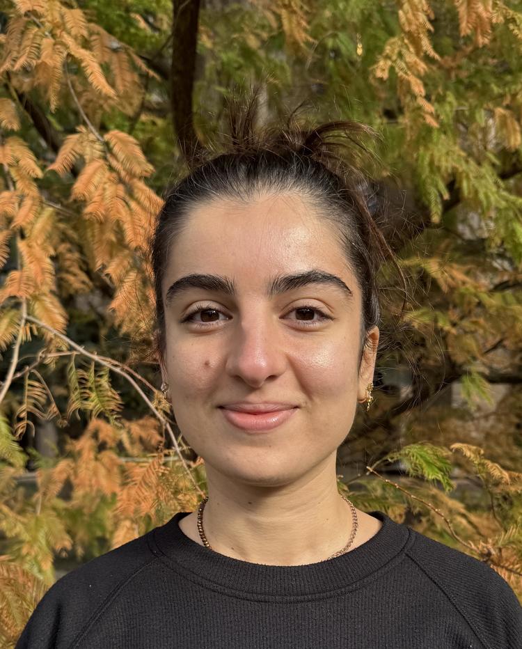 Headshot of Yeliz Sezgin